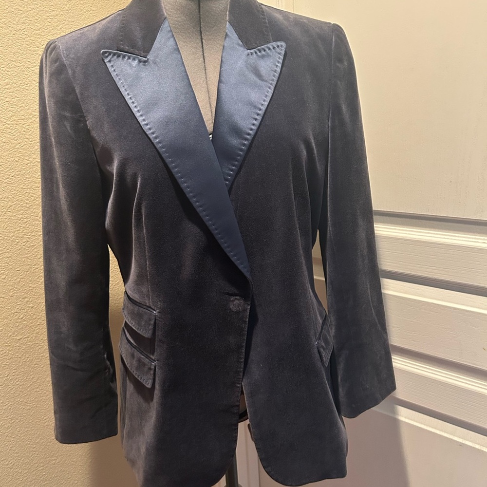 Elie Tahari Midnight Blue Velvet and satin blazer.